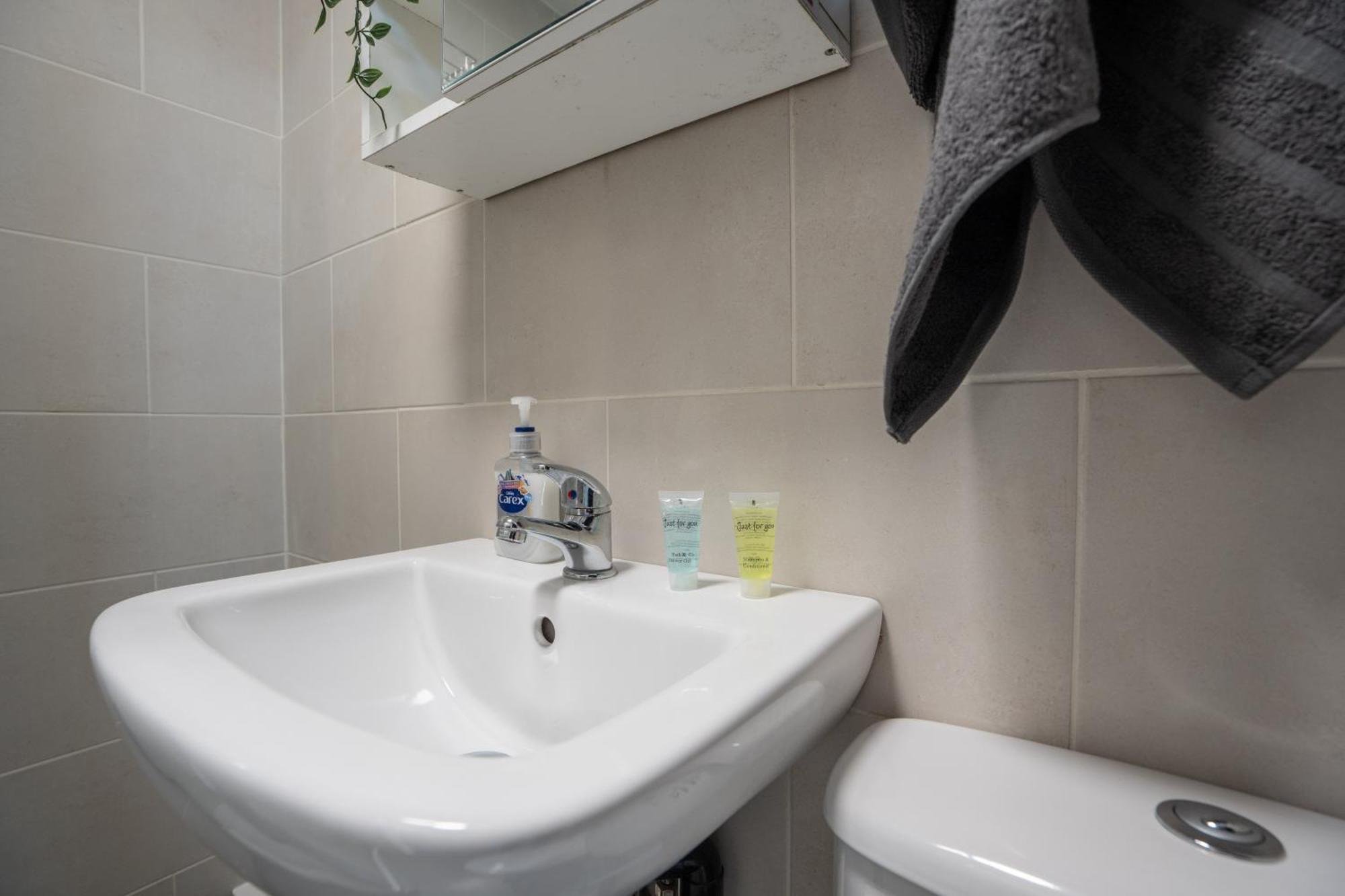 Casa vacanze Lfc Theme - Free Parking - 2 Bathroom Liverpool